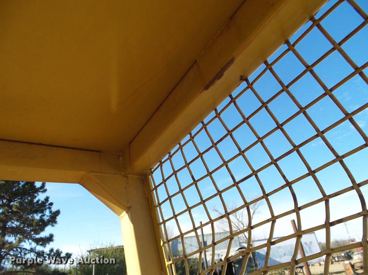 image for item DZ9758 Caterpillar D3 dozer