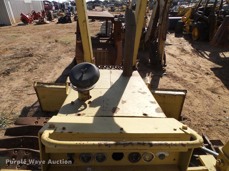 image for item DZ9758 Caterpillar D3 dozer