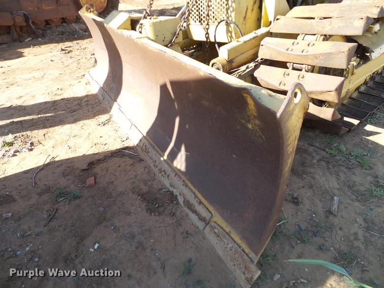 image for item DZ9758 Caterpillar D3 dozer