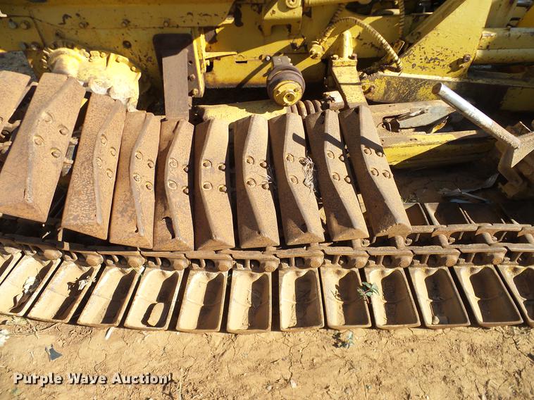 image for item DZ9758 Caterpillar D3 dozer
