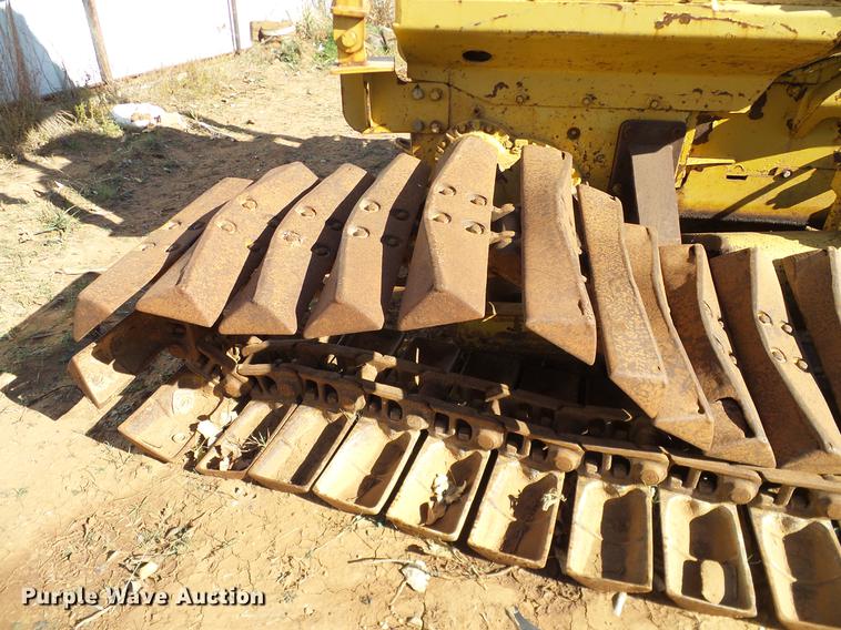 image for item DZ9758 Caterpillar D3 dozer