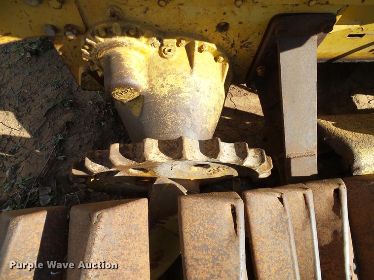 image for item DZ9758 Caterpillar D3 dozer