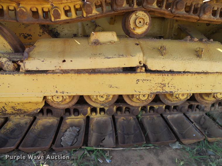 image for item DZ9758 Caterpillar D3 dozer