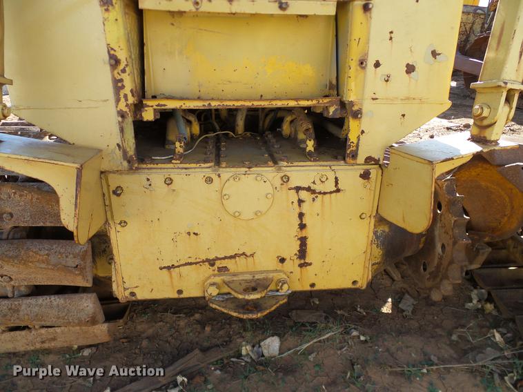 image for item DZ9758 Caterpillar D3 dozer