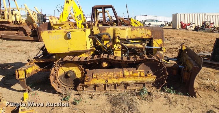 image for item DZ9762 Massey Ferguson 200 dozer