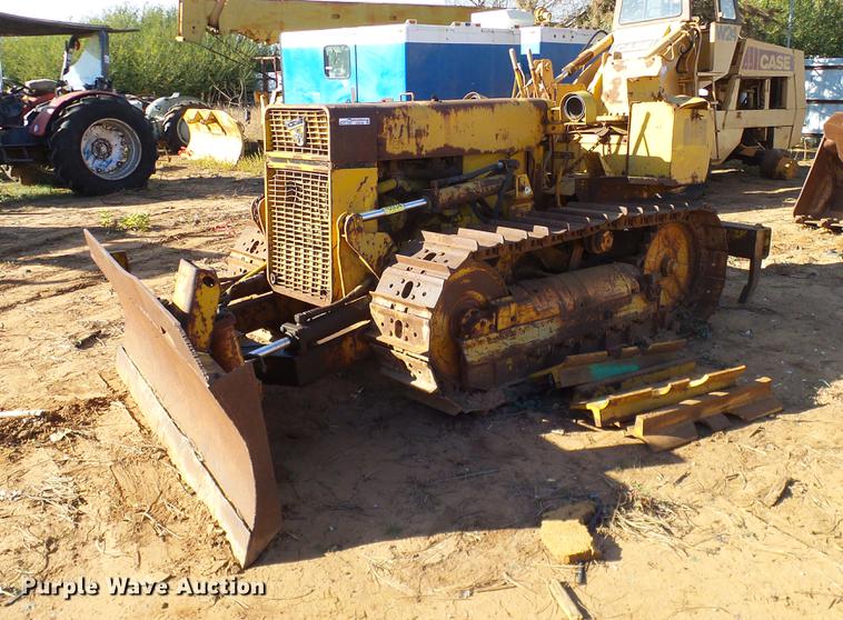 image for item DZ9762 Massey Ferguson 200 dozer