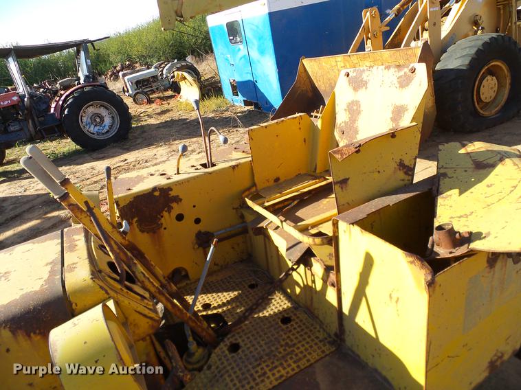 image for item DZ9762 Massey Ferguson 200 dozer