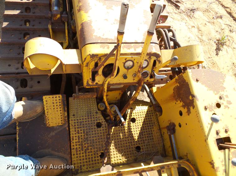 image for item DZ9762 Massey Ferguson 200 dozer