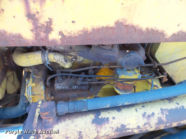 image for item DZ9762 Massey Ferguson 200 dozer