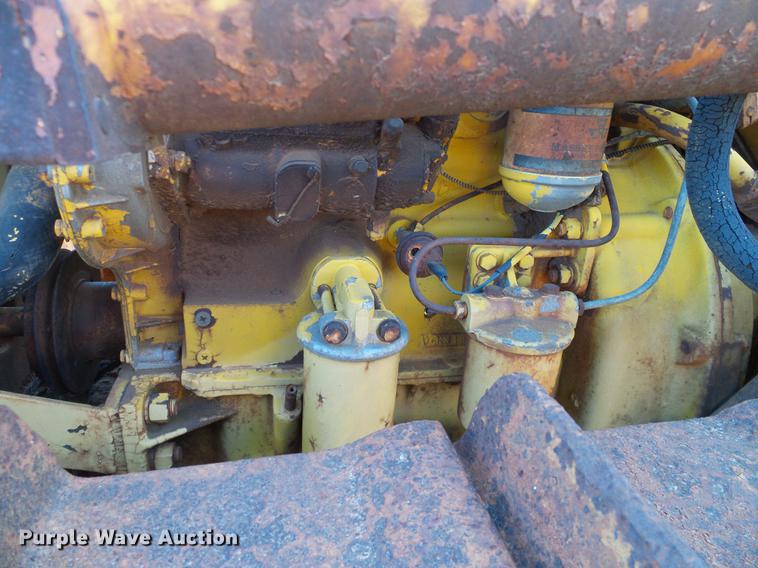 image for item DZ9762 Massey Ferguson 200 dozer