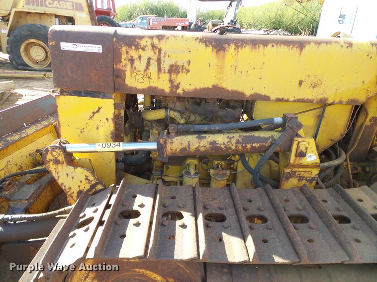 image for item DZ9762 Massey Ferguson 200 dozer