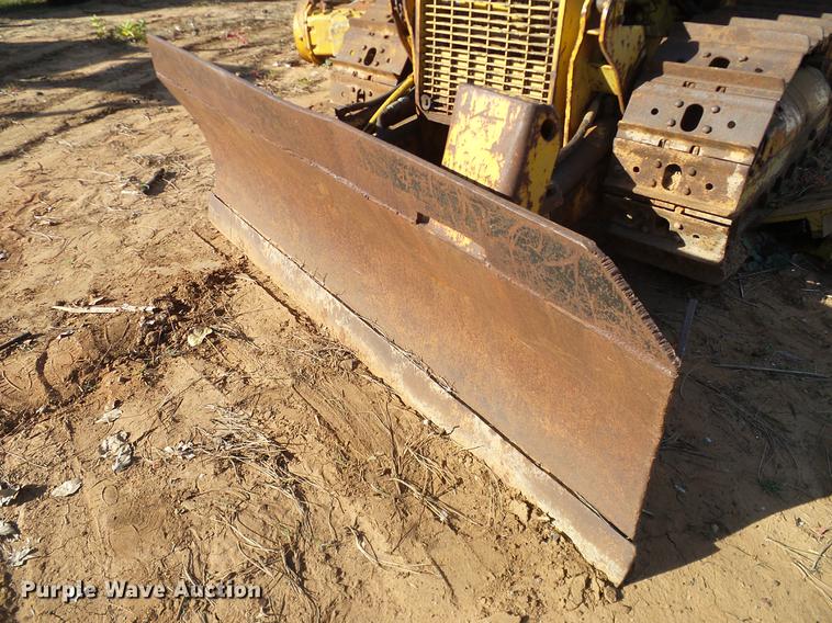 image for item DZ9762 Massey Ferguson 200 dozer