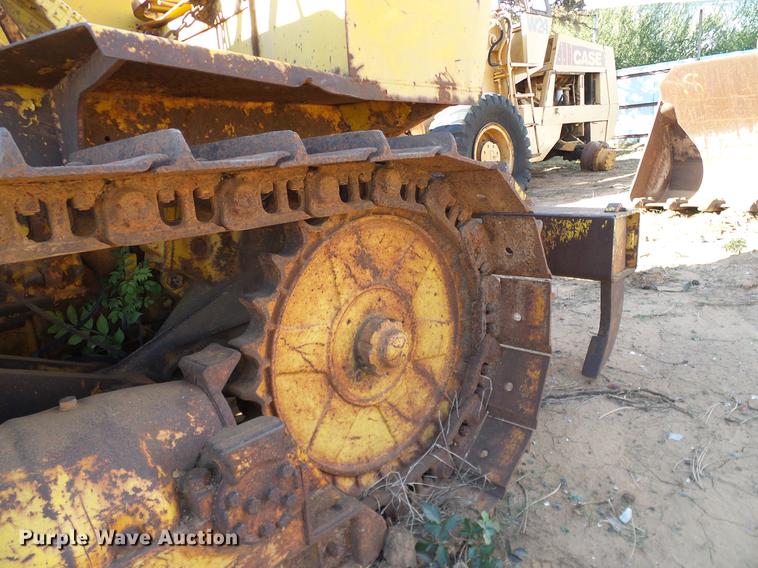 image for item DZ9762 Massey Ferguson 200 dozer