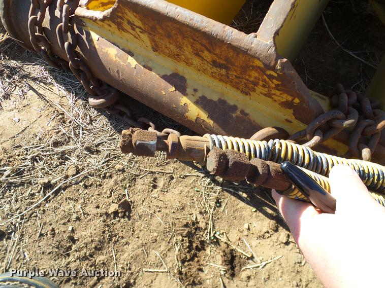 image for item EE9516 Caterpillar quick attach.