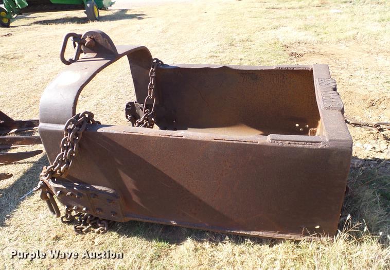 Dredge bucket in Marlow, OK Item EE9526 sold Purple Wave