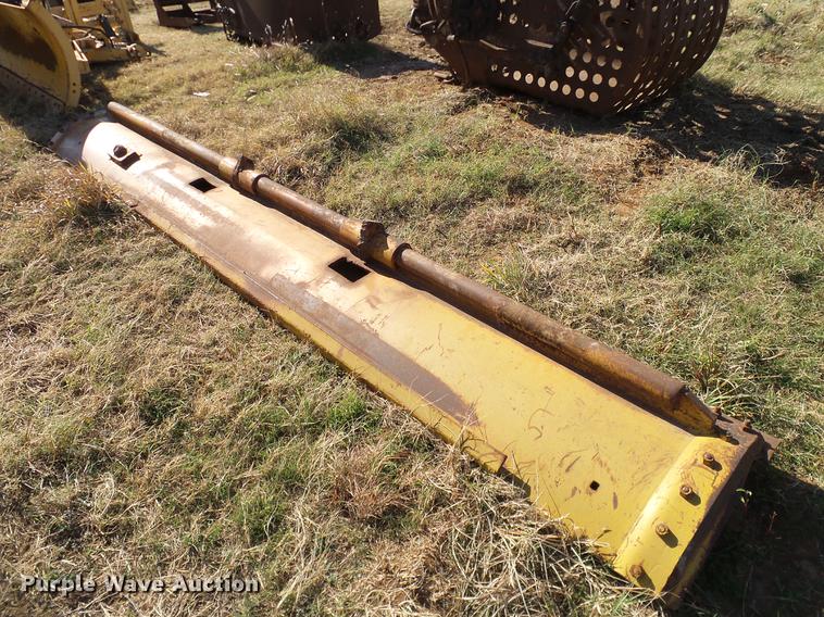 image for item EE9528 14'W motor grader moldboard