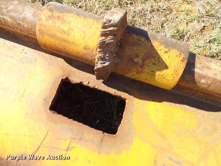 image for item EE9528 14'W motor grader moldboard