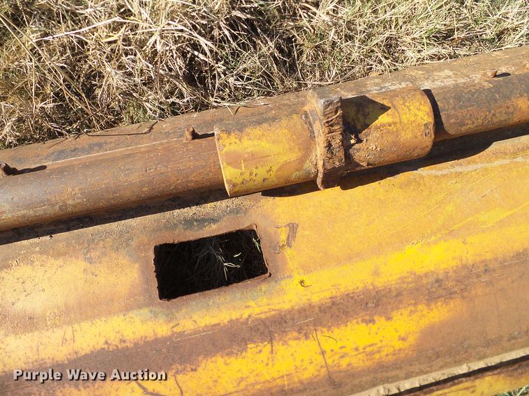 image for item EE9528 14'W motor grader moldboard