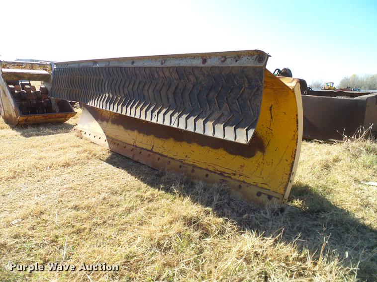 image for item EE9529 Good Roads 120 11X30 six-way snow plow