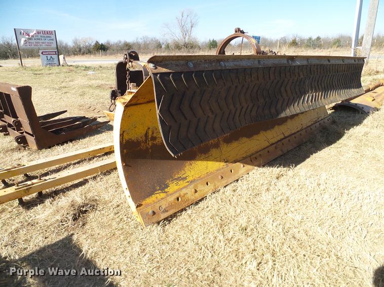 image for item EE9529 Good Roads 120 11X30 six-way snow plow