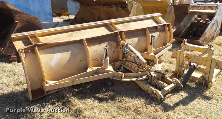 image for item EE9529 Good Roads 120 11X30 six-way snow plow