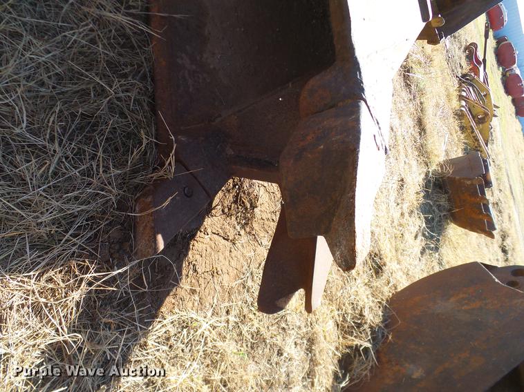 image for item EE9534 Tooth Pro 18"W excavator bucket