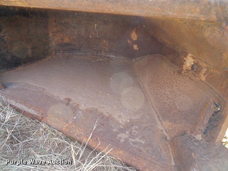 image for item EE9534 Tooth Pro 18"W excavator bucket