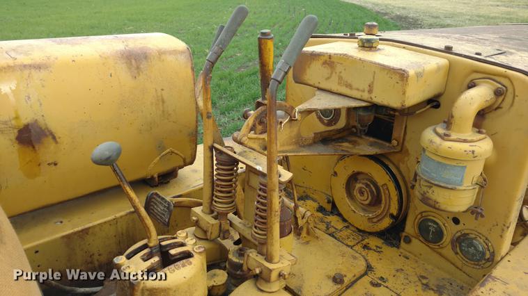 image for item EJ9504 Caterpillar D4 dozer