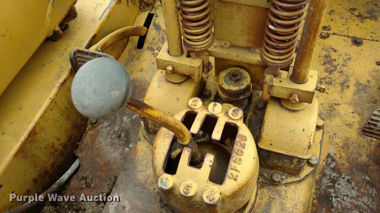 image for item EJ9504 Caterpillar D4 dozer
