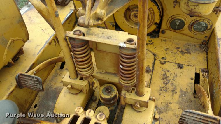 image for item EJ9504 Caterpillar D4 dozer