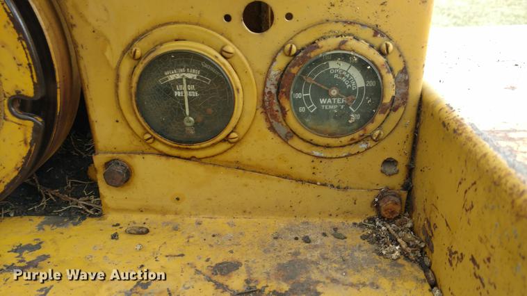image for item EJ9504 Caterpillar D4 dozer