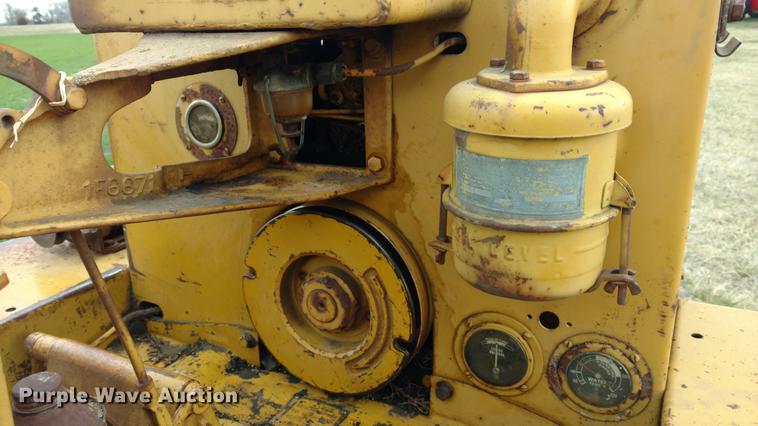 image for item EJ9504 Caterpillar D4 dozer