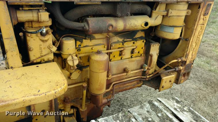 image for item EJ9504 Caterpillar D4 dozer