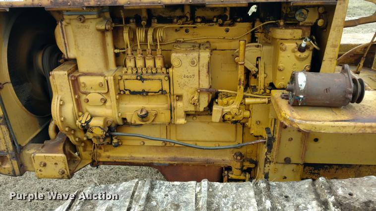 image for item EJ9504 Caterpillar D4 dozer