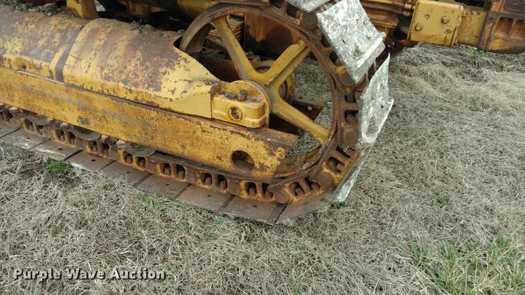 image for item EJ9504 Caterpillar D4 dozer