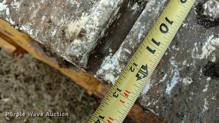 image for item EJ9504 Caterpillar D4 dozer