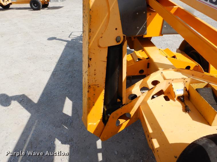 image for item EJ9809 2010 Bil-Jax 5533A boom lift