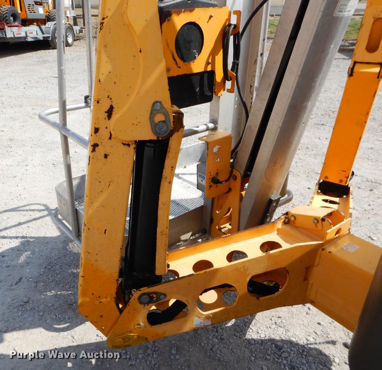 image for item EJ9809 2010 Bil-Jax 5533A boom lift
