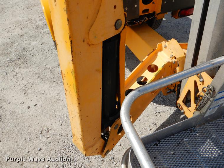 image for item EJ9809 2010 Bil-Jax 5533A boom lift