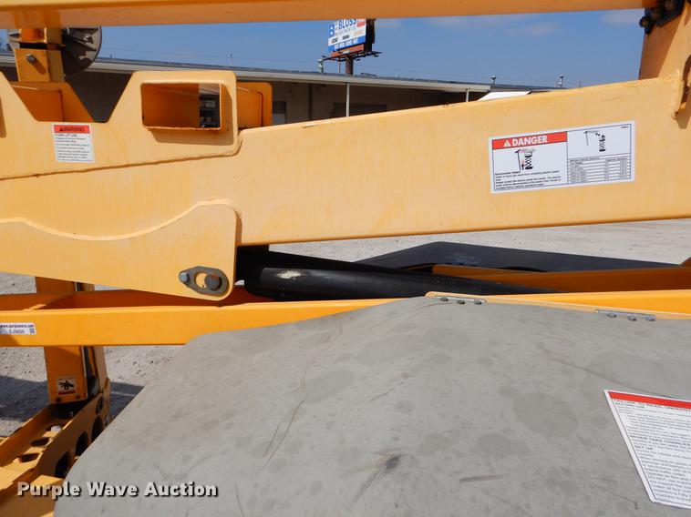 image for item EJ9809 2010 Bil-Jax 5533A boom lift