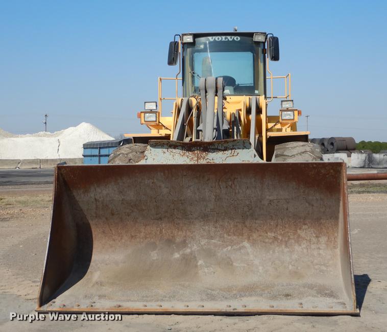 image for item EJ9811 1998 Volvo L150C wheel loader