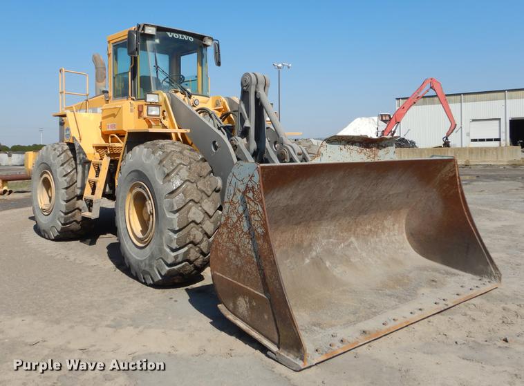 image for item EJ9811 1998 Volvo L150C wheel loader