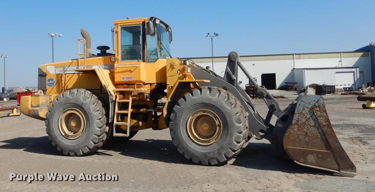 image for item EJ9811 1998 Volvo L150C wheel loader