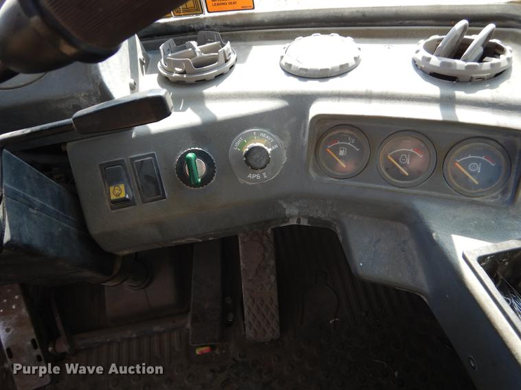 image for item EJ9811 1998 Volvo L150C wheel loader