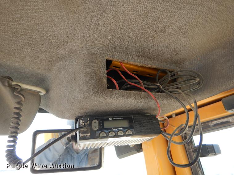 image for item EJ9811 1998 Volvo L150C wheel loader