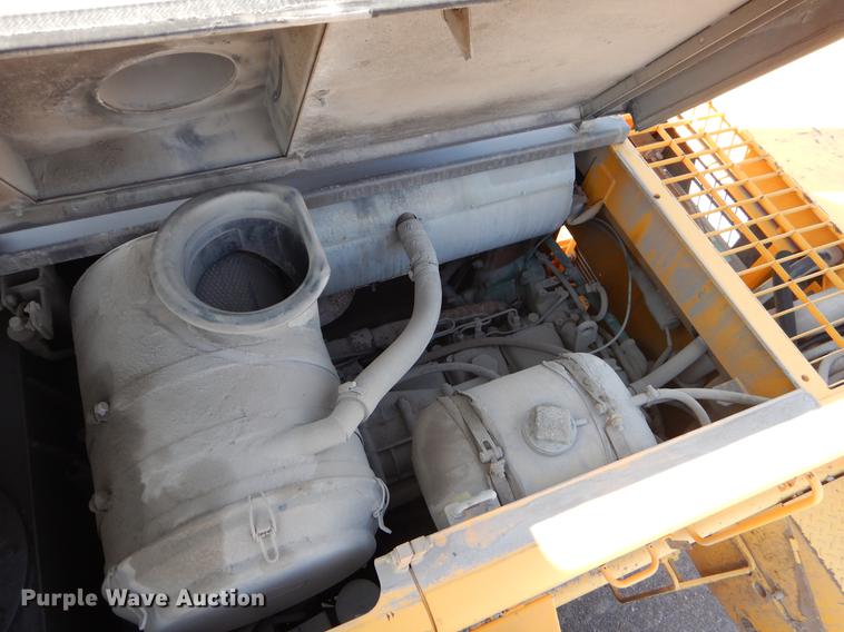 image for item EJ9811 1998 Volvo L150C wheel loader