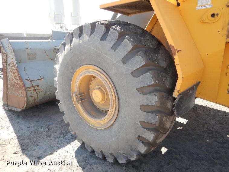 image for item EJ9811 1998 Volvo L150C wheel loader