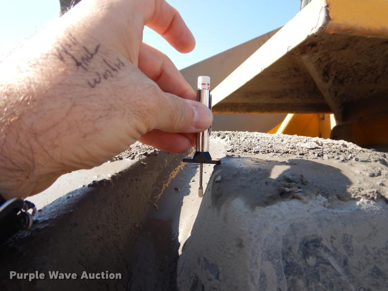 image for item EJ9811 1998 Volvo L150C wheel loader