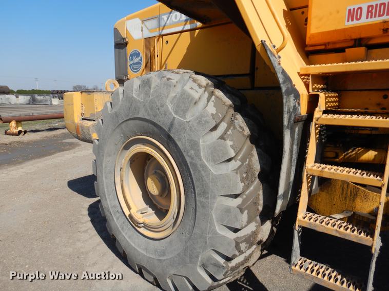 image for item EJ9811 1998 Volvo L150C wheel loader