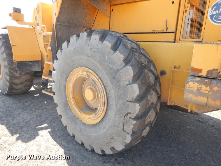 image for item EJ9811 1998 Volvo L150C wheel loader